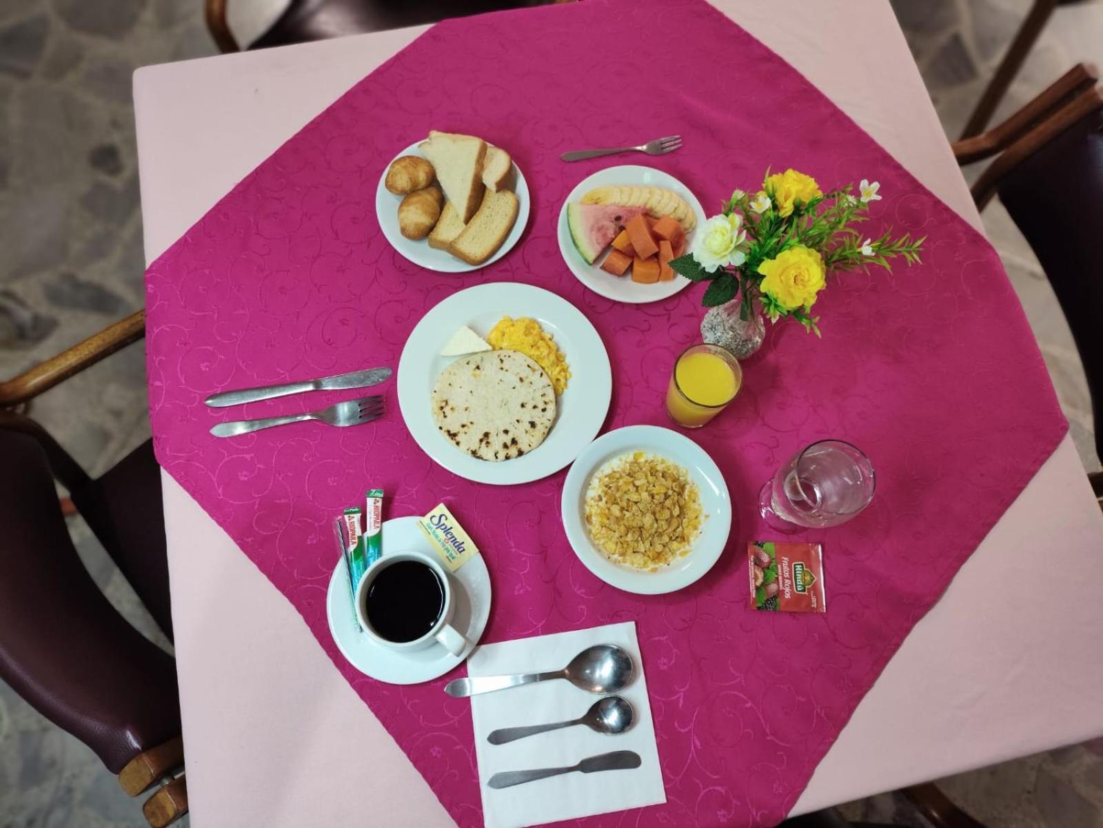 格兰酒店 麦德林 外观 照片
